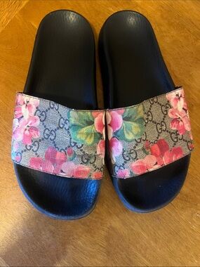 Gucci Bloom Slides